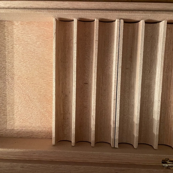 HUMIDORS - Picture 2 of 4